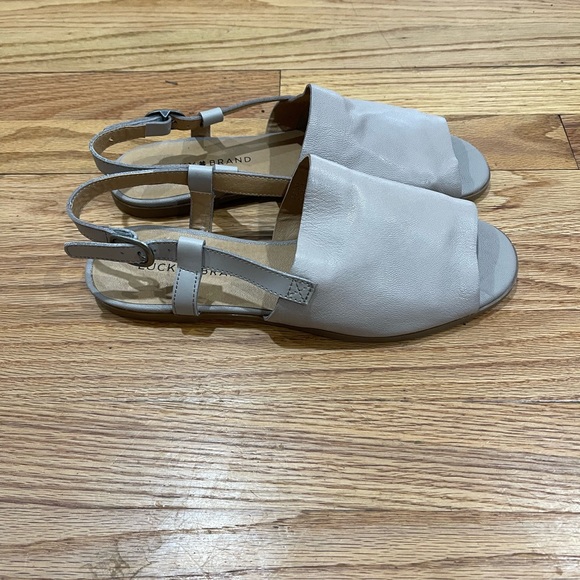 Lucky Brand CAMPBELL light Beige Taupe Leather Peep Toe Flat sling back size 8 - Picture 12 of 15